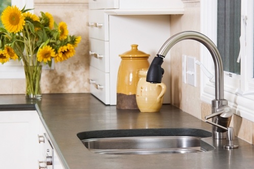 A-kitchen-sink-backsplash-can-look-classy-and-be-functional_16001529_40042922_0_14105611_500