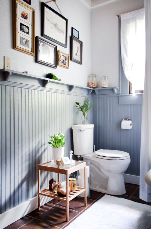 cottage bathroom beading