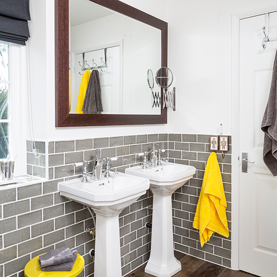 Liven Up Your Home With These Bathroom Colours - Pop of Colour in Bathroom