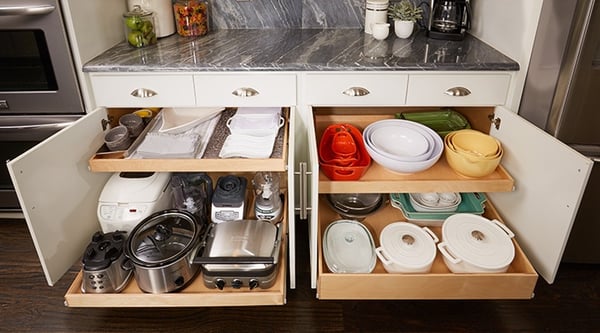4 Alternatives to Bulky Upper Cabinets in the Kitchen - Pull-Out Shelving