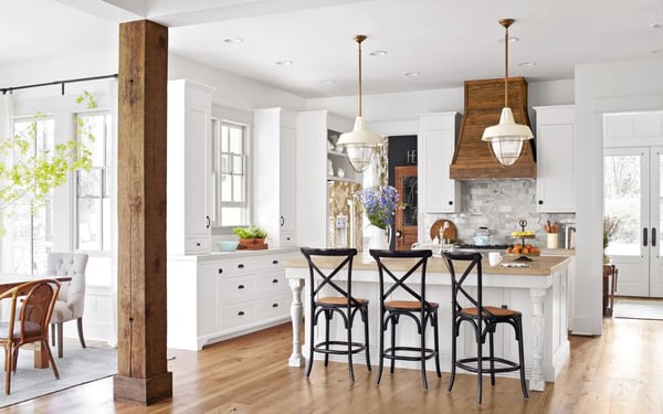 white farmhouse kitchen